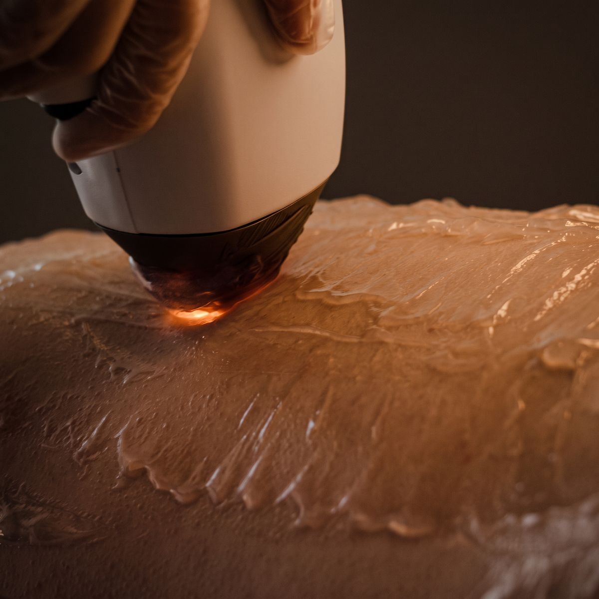 Cabezal de láser de diodo sobre la piel con gel conductor